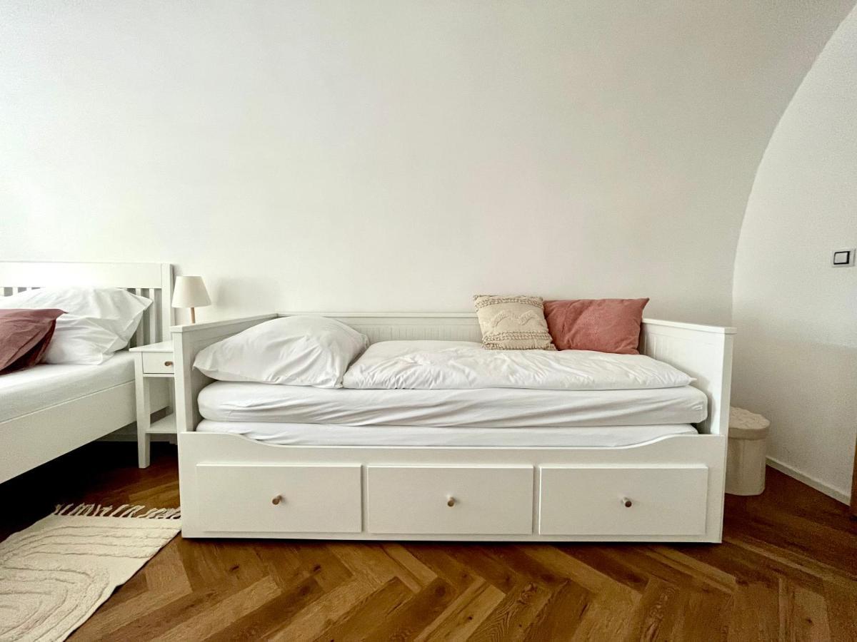 Apartman Elen Nové Město nad Metují Buitenkant foto